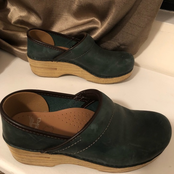 dansko clogs 37